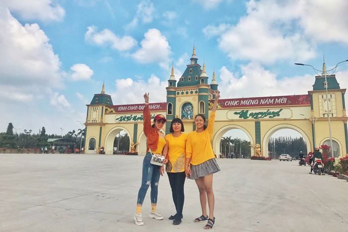 Khu du lịch Happy Land