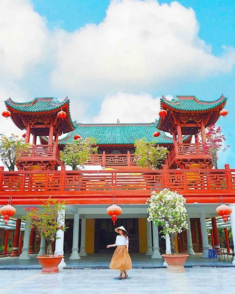 Bật mí kinh nghiệm du lịch An Giang cho các tín đồ “xê dịch” 10 Chùa Lầu - Du lịch An Giang