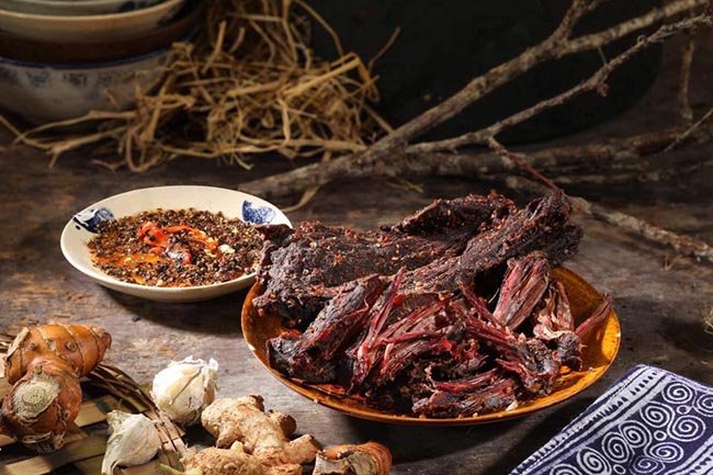 Top 10 món ngon và đặc sản Sapa làm quà khi đi du lịch 13 Thịt trâu gác bếp - Đặc sản Sapa làm quà