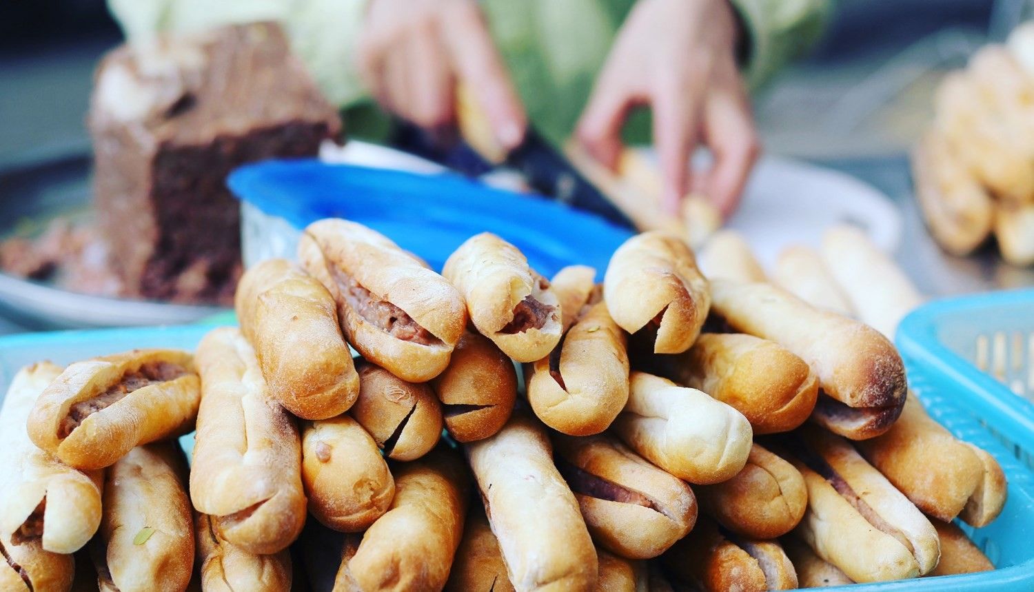 Những món ngon và đặc sản Hải Phòng không thể bỏ lỡ 10 Bánh mỳ cay - món ăn vặt không thể bỏ lỡ khi đến Hải Phòng
