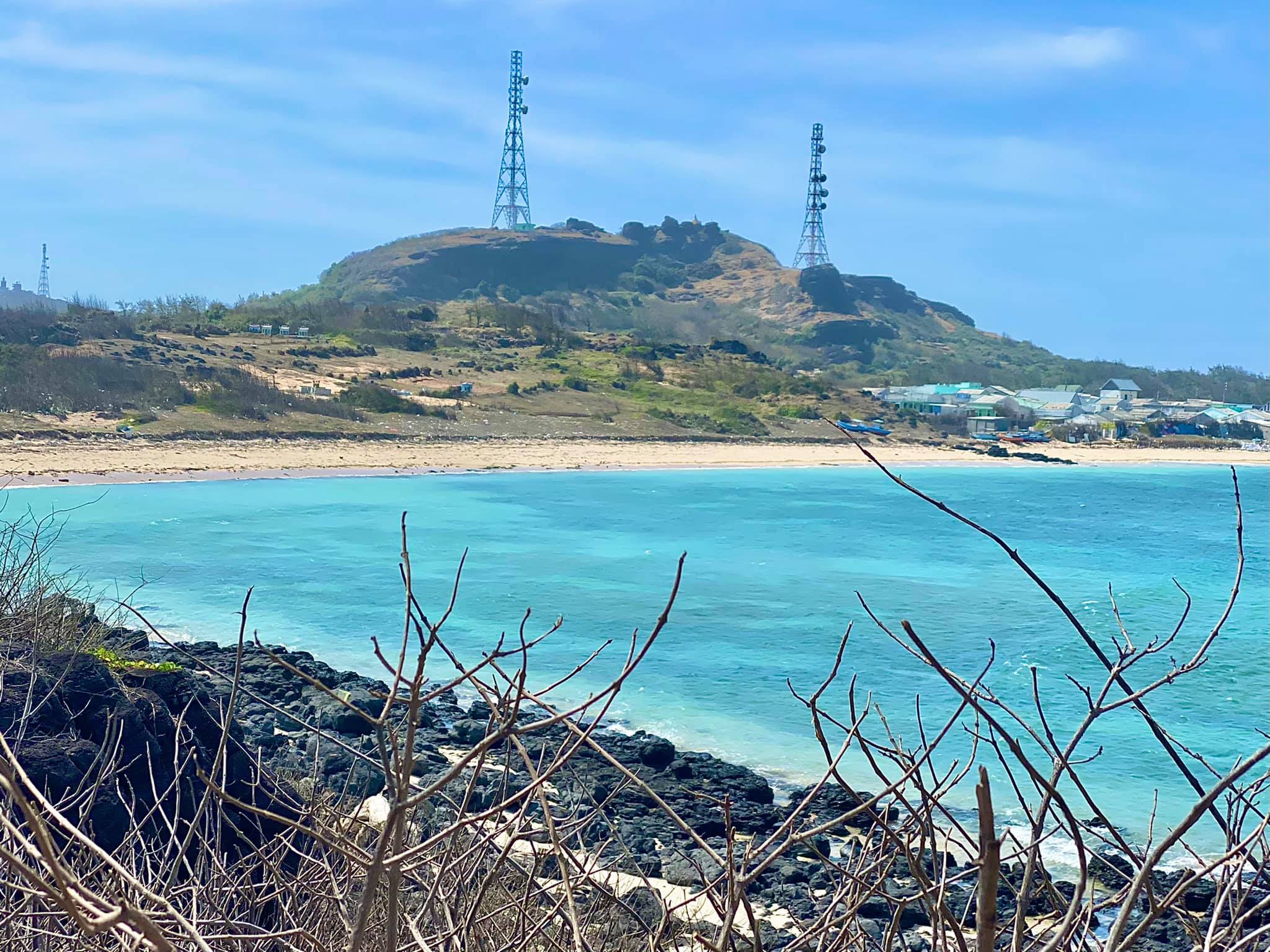 Tàu ra đảo Phú Quý
