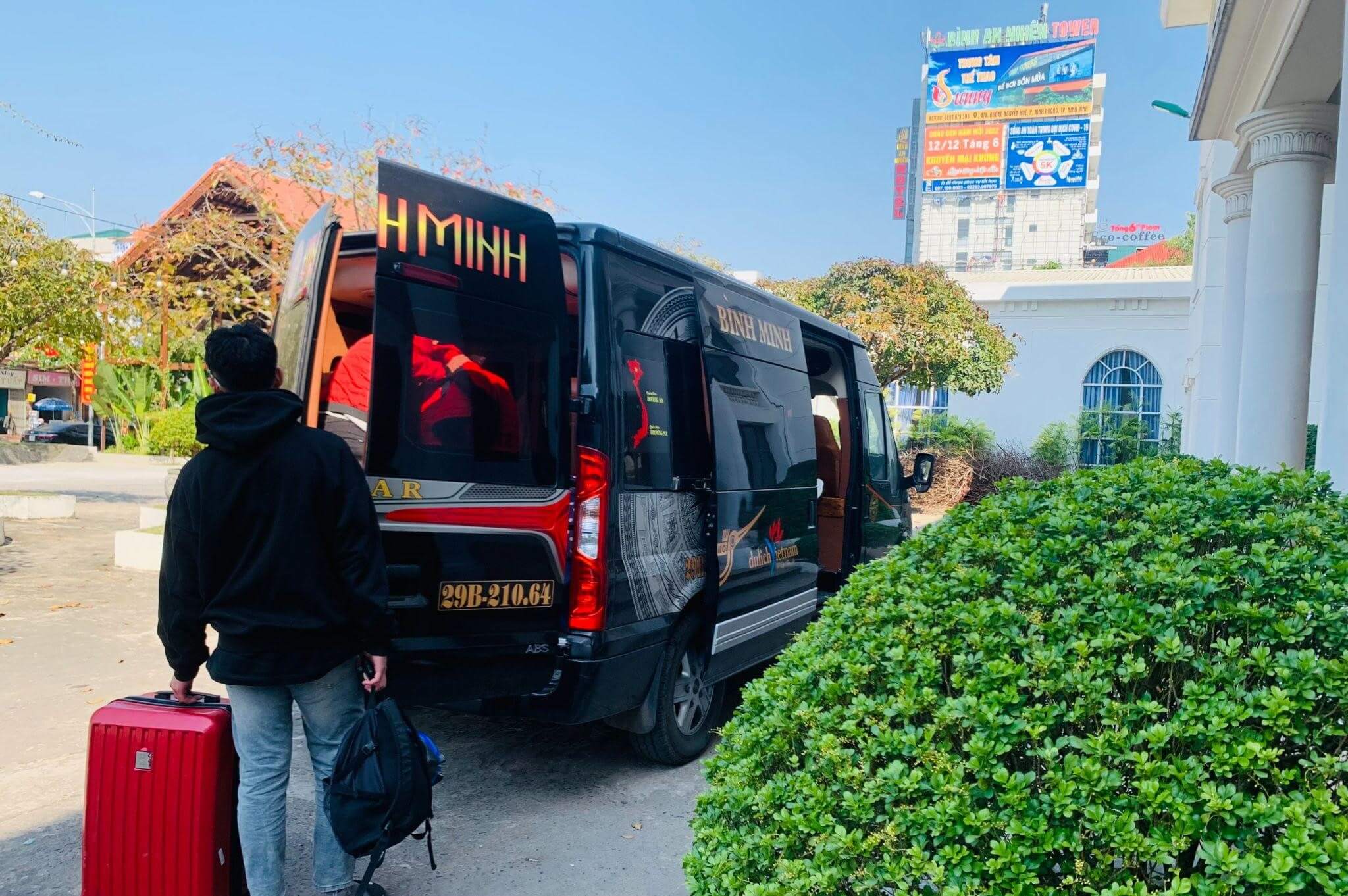 Cách đặt xe Limousine Hà Nội đi Ninh Bình thuận tiện nhất 2 Limousine Hà Nội Ninh Bình