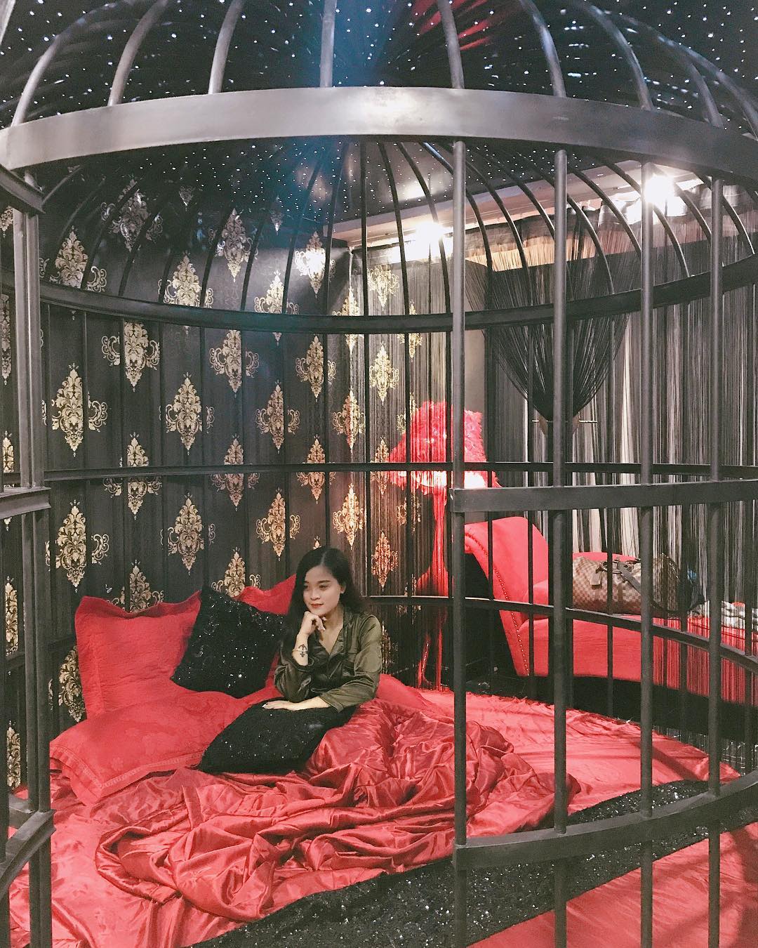 A Glance of the Weirdest Hotels in Vietnam 6 1001 Đêm Hotel