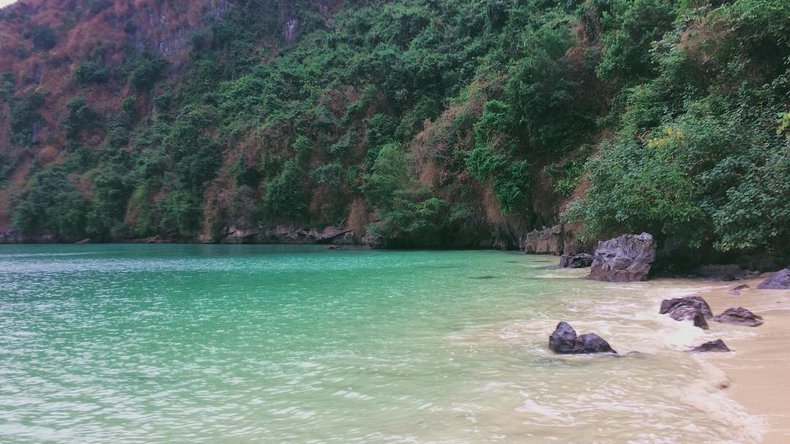 Ba Trai Dao Beach