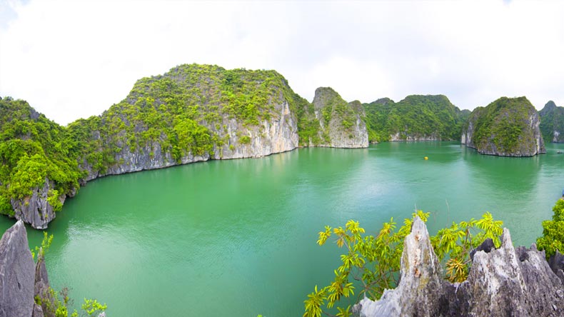 Ba Ham Lake: Exploring the Enchanting "Three Tunnels" Lake 4 Photo: baoquangninh.com.vn