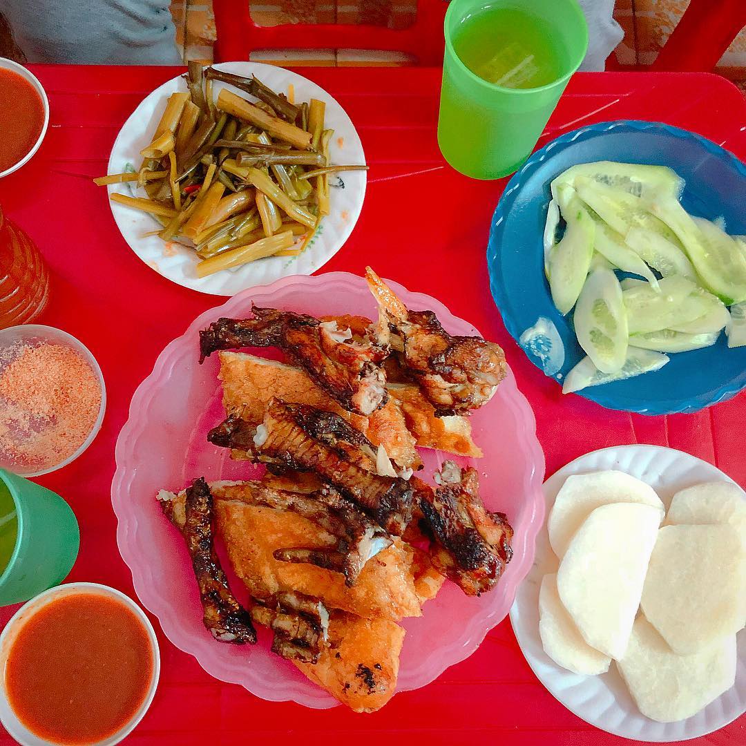 5 Must-Try Street Vendors in Hanoi 11 Ga Nuong Ly Van Phuc - Photo: @huongrangg