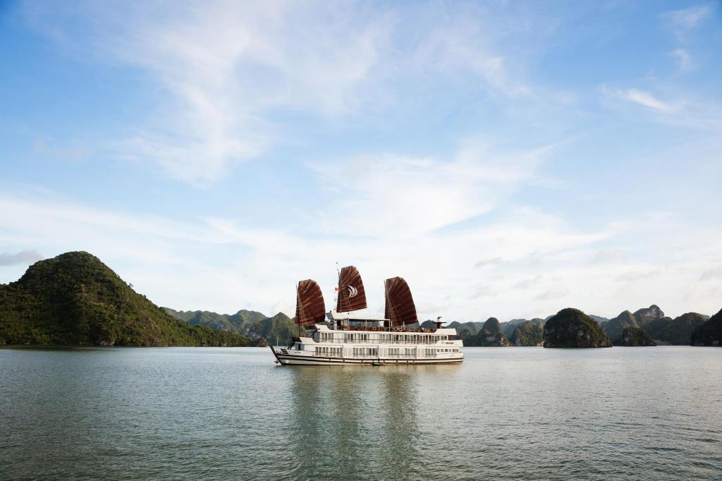 The Five Best Cruise Trips of Halong Bay: A Travellers' Choice 10 Glory Legend Cruise