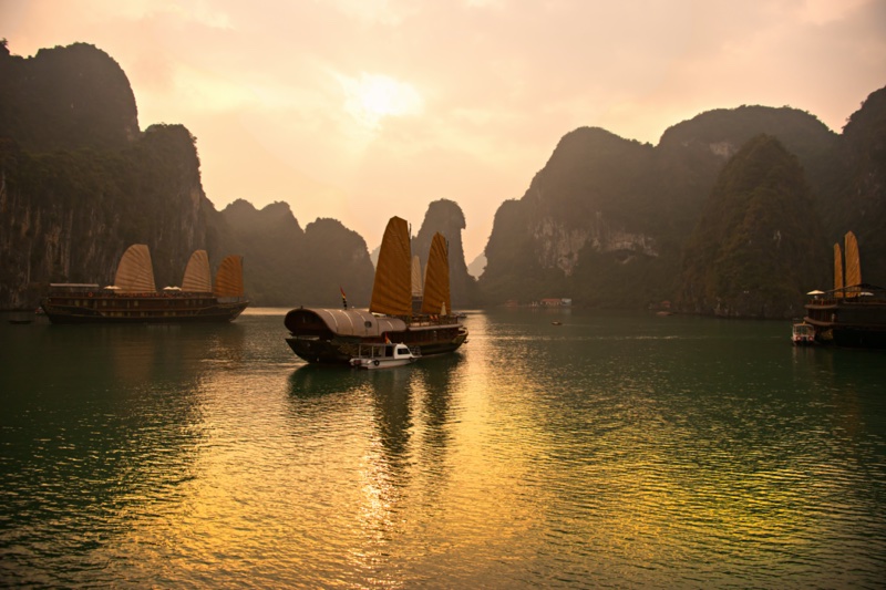 Cruise on Ha Long Bay