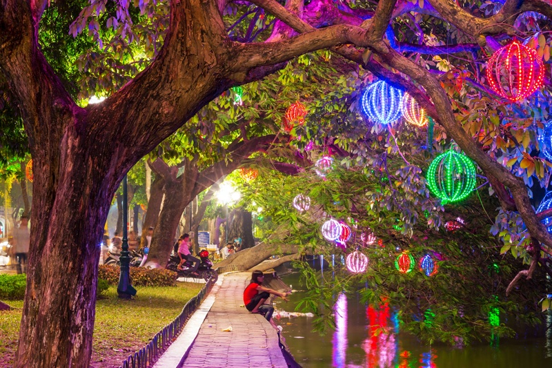 Hanoi at night