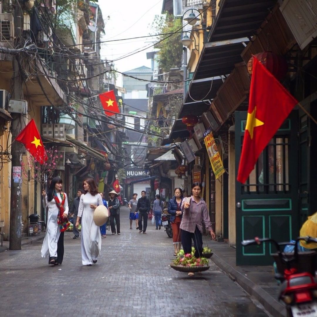 5 Must-see Attractions in Hanoi 7 Hanoi Old Quarter