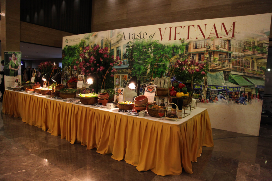 Explore the Vibrant Vietnamese Cuisine with MICHELIN Guide Hanoi & Ho Chi Minh City 14 Michelin's A Taste of Vietnam
