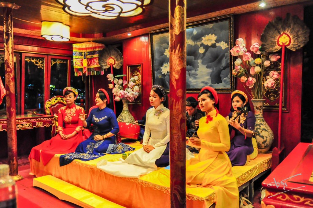 The Enchanting World of Vietnamese Traditional Music 3 Imperial Music performed on Huong River, Hue. Photo: @dailytravel
