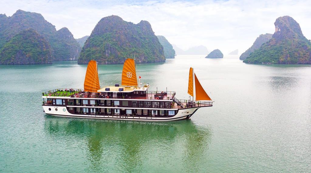The 5 Halong Cruises That Will Take Your Breath Away 6 peony20cruises