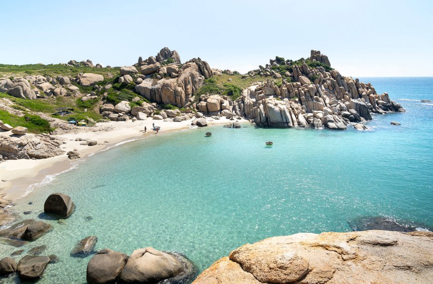 Cu Lao Cau's shore