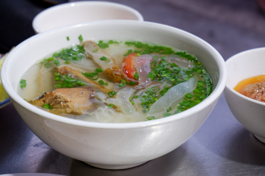 Must-Try Delicacies in Nha Trang: A Food Lover's Paradise 8 Depending on how you cook it, jellyfish can have a texture similar to squid or even be somewhat crunchy.
