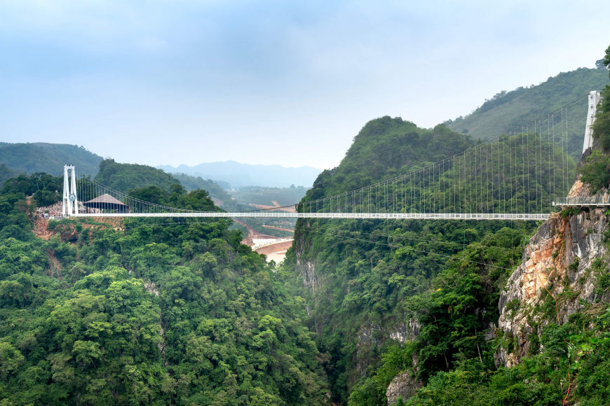 Be Thrilled by Vietnam's Spectacular Glass-Bottomed Bridge 7 Son La Glass Bridge