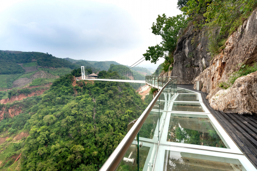 Be Thrilled by Vietnam's Spectacular Glass-Bottomed Bridge 8 Son La Glass Bridge