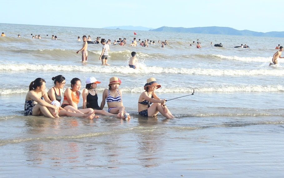 tra co beach5 min