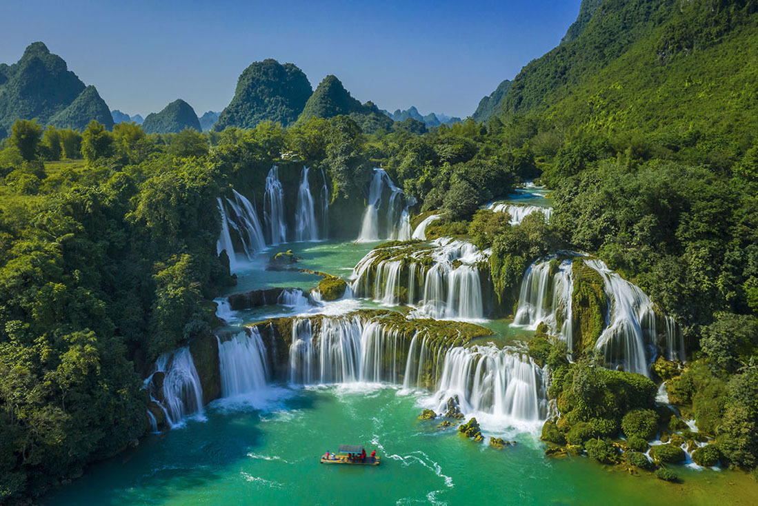 Ban Gioc: Southeast Asia's Largest Natural Waterfall 4 Ban Gioc Waterfall