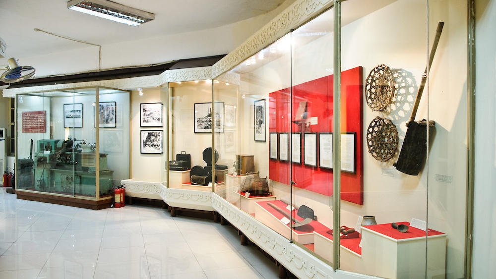 Vietnam Museum of Revolution 1 vno baotangcachmangvn3