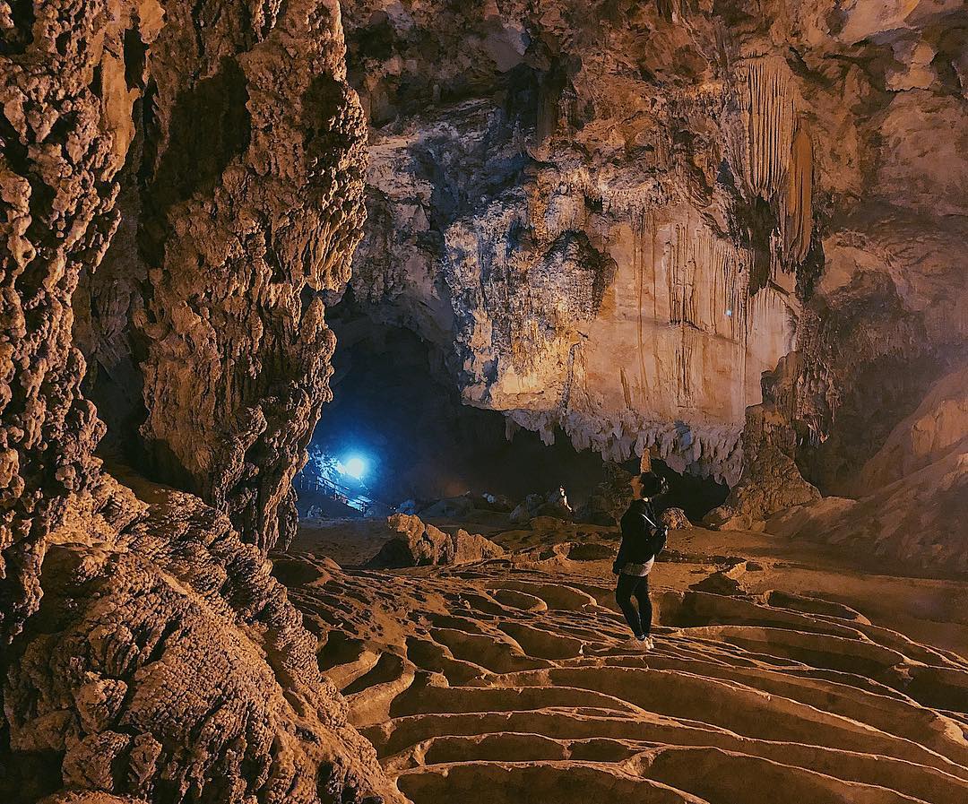 Nguom Ngao Cave