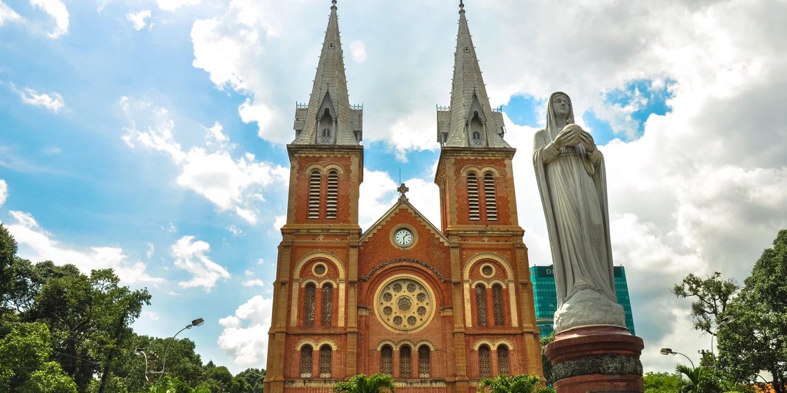 Saigon Notre-Dame Cathedral: A Glimpse into Saigon's Charming History 1 vno nhathoducbasg1