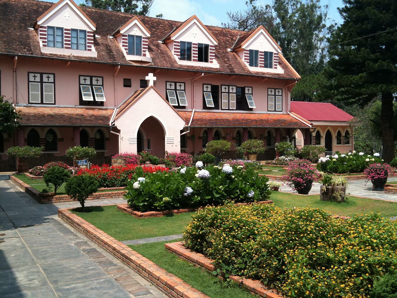 Domaine de Marie Church