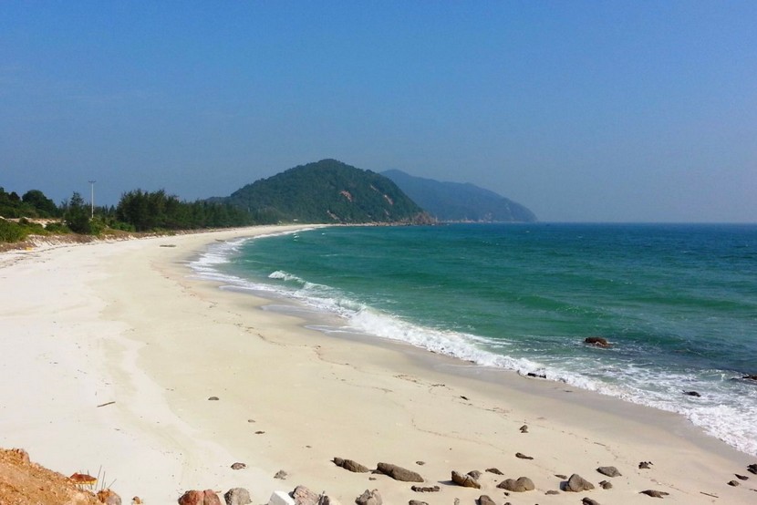 Explore the Alluring Van Don Island 7 Quan Lan Beach