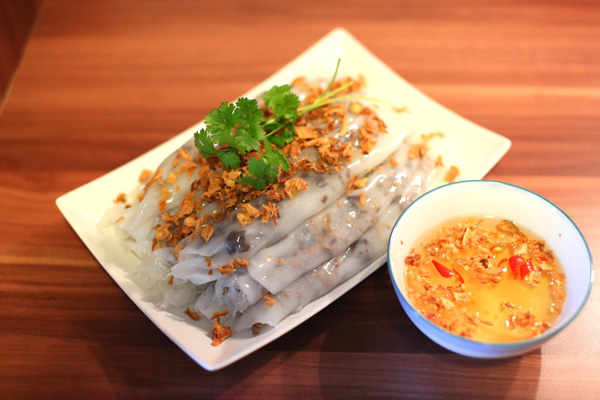 Banh Cuon: A Delightful Vietnamese Breakfast 3 Banh Cuon